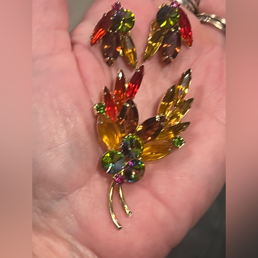 Gold-Tone Multicolor Crystal Floral Brooch - Vibrant Autumn Hues - Picture 2 of 10